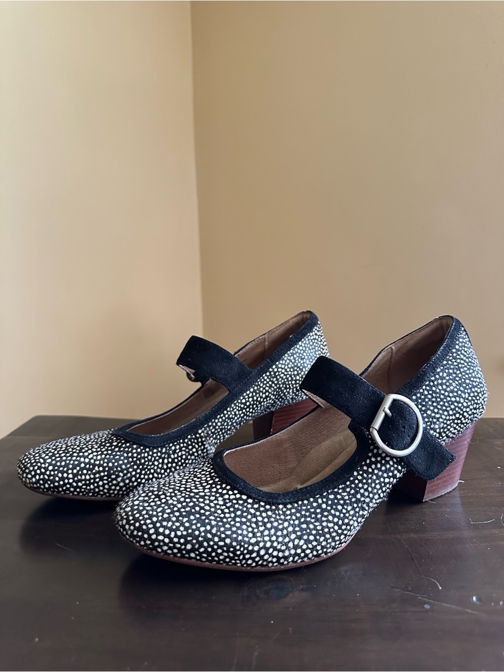 Sofft Mary Jane Style Pump real cow leather/dyed hair women’s size 8.5